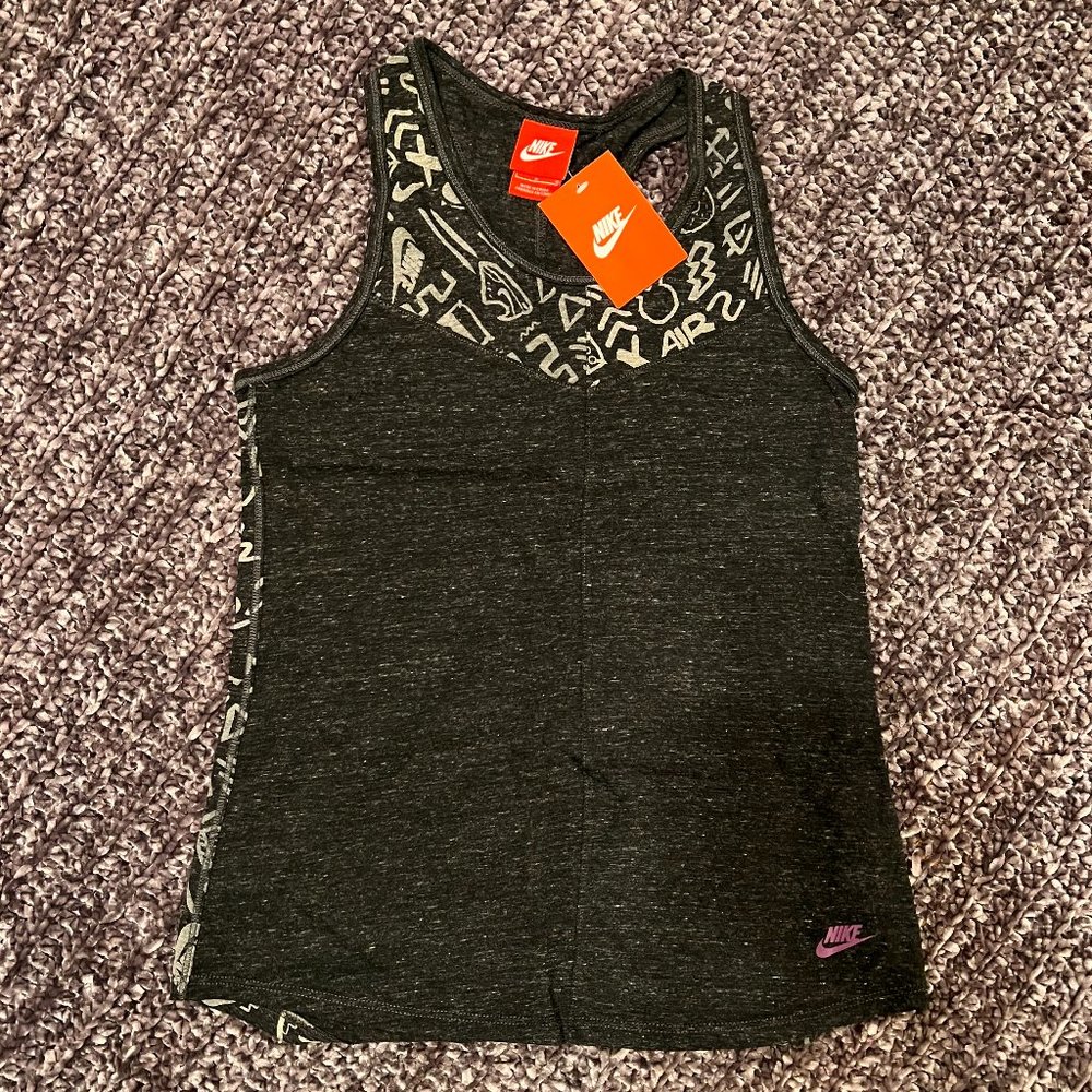 Girls Nike tank top Fits like a womens Small